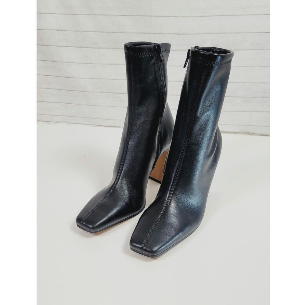 Steve Madden Vinka Faux Leather Square Heeled /Toe Boots in Black, sz 8